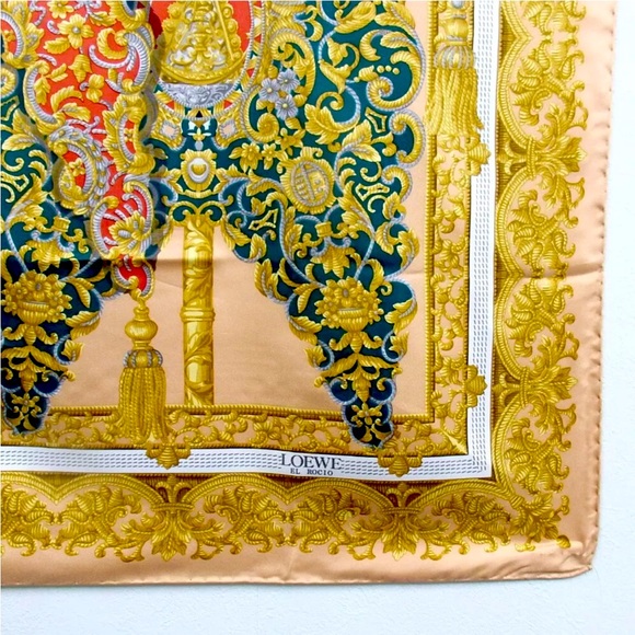 LOEWE $650 LikeNew 100% SILK SCARF in envelope - Picture 9 of 10